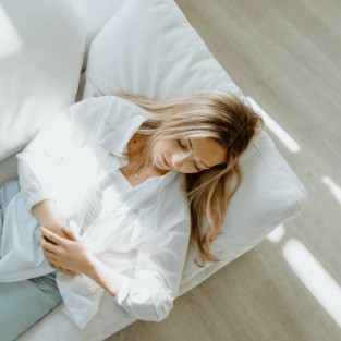 &lrm;No One Knows&lrm; - &lrm;Samantha Ebert&lrm; الغطاء الفني