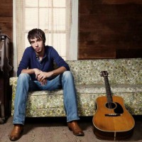 Mo Pitney: Taking country music back to its rural roots