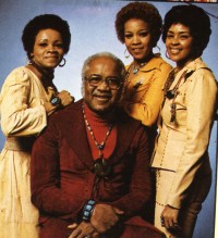 The Staple Singers Chronicling The Amazing Career Of The Gospel To R B Pioneers Staple Singers